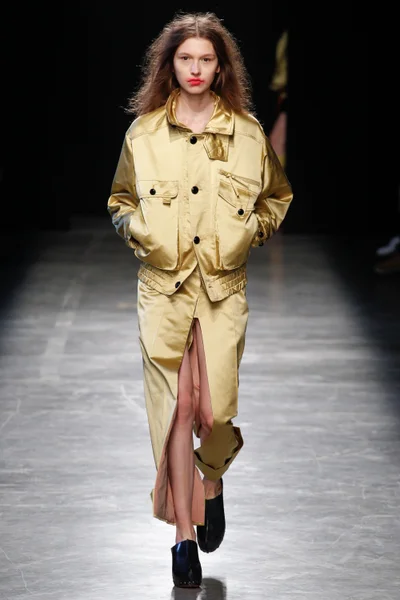 Look 49